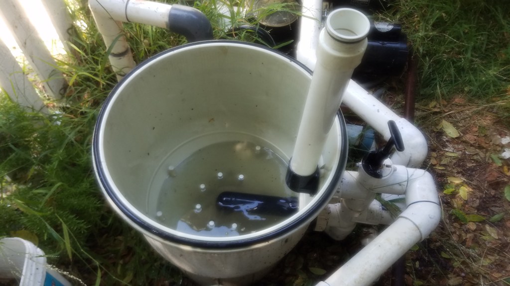 This is where your diatomaceous earth ends up.